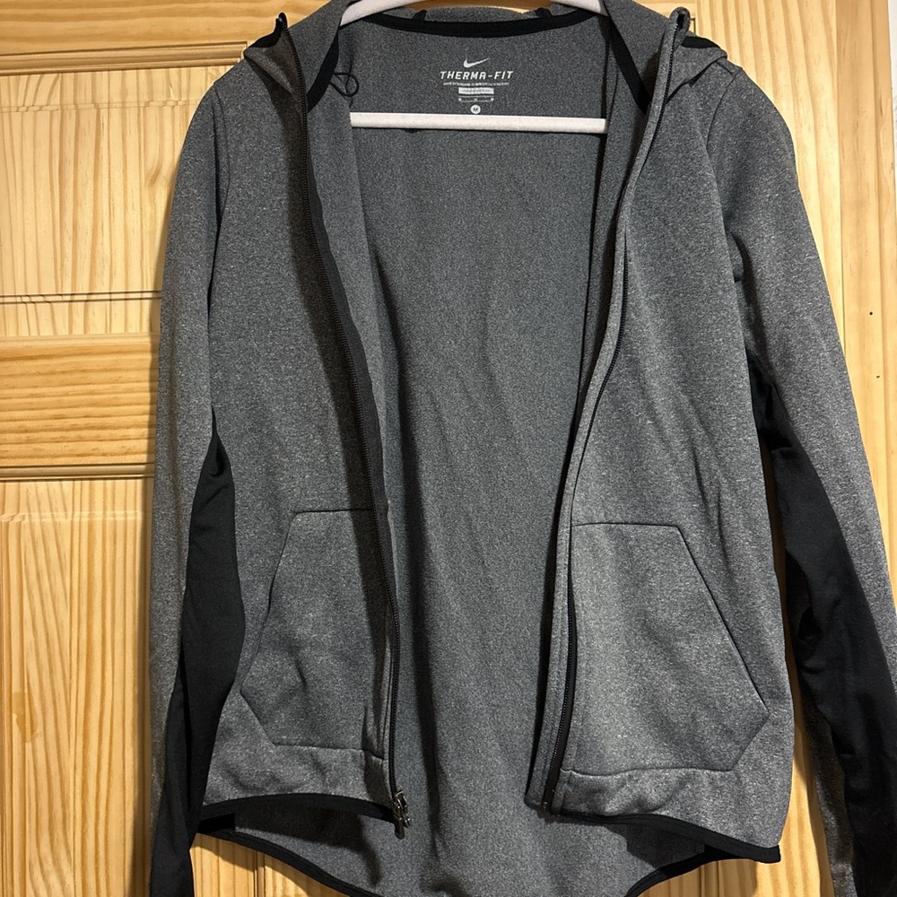 Nike Therma-Fit Hoodie in Gray and Black